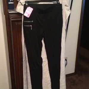 Medium black leggings/pants